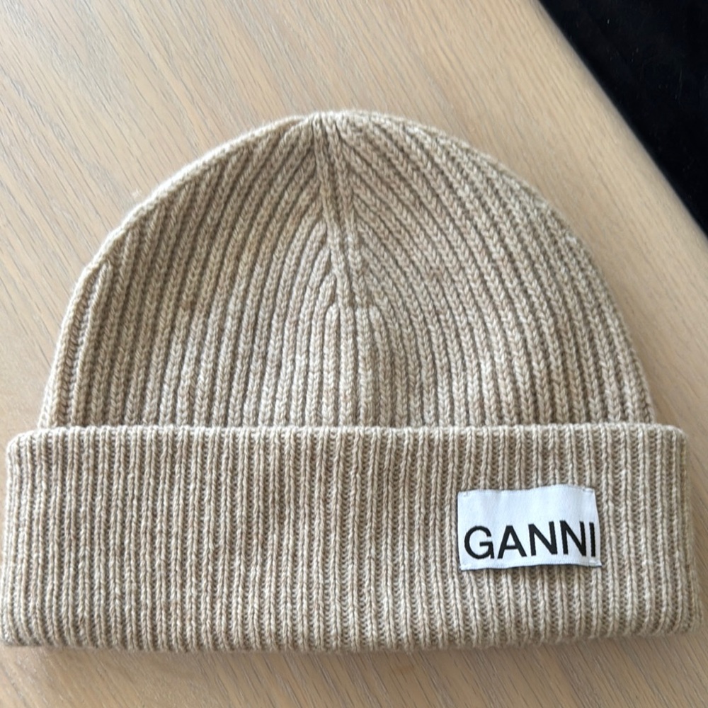 GANNI Tan Ribbed Beanie